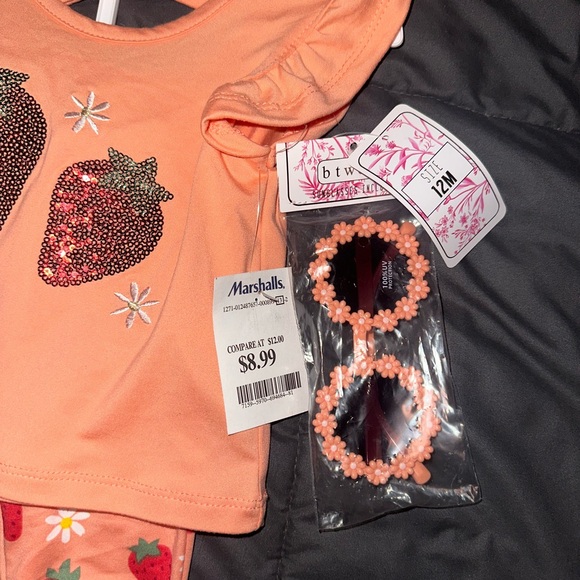 Strawberry Themed Baby Clothing Set NWT - Picture 12 of 12